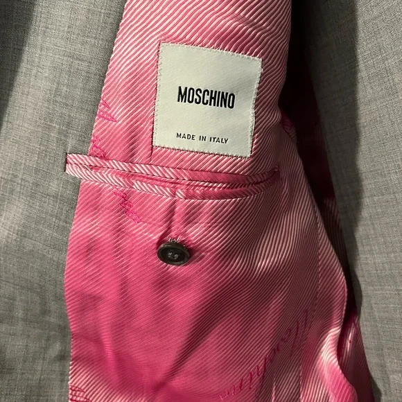 Men’s moschino gray with pink inside suit